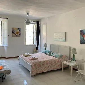 https://apartment-kate.hotelitalianriviera.com