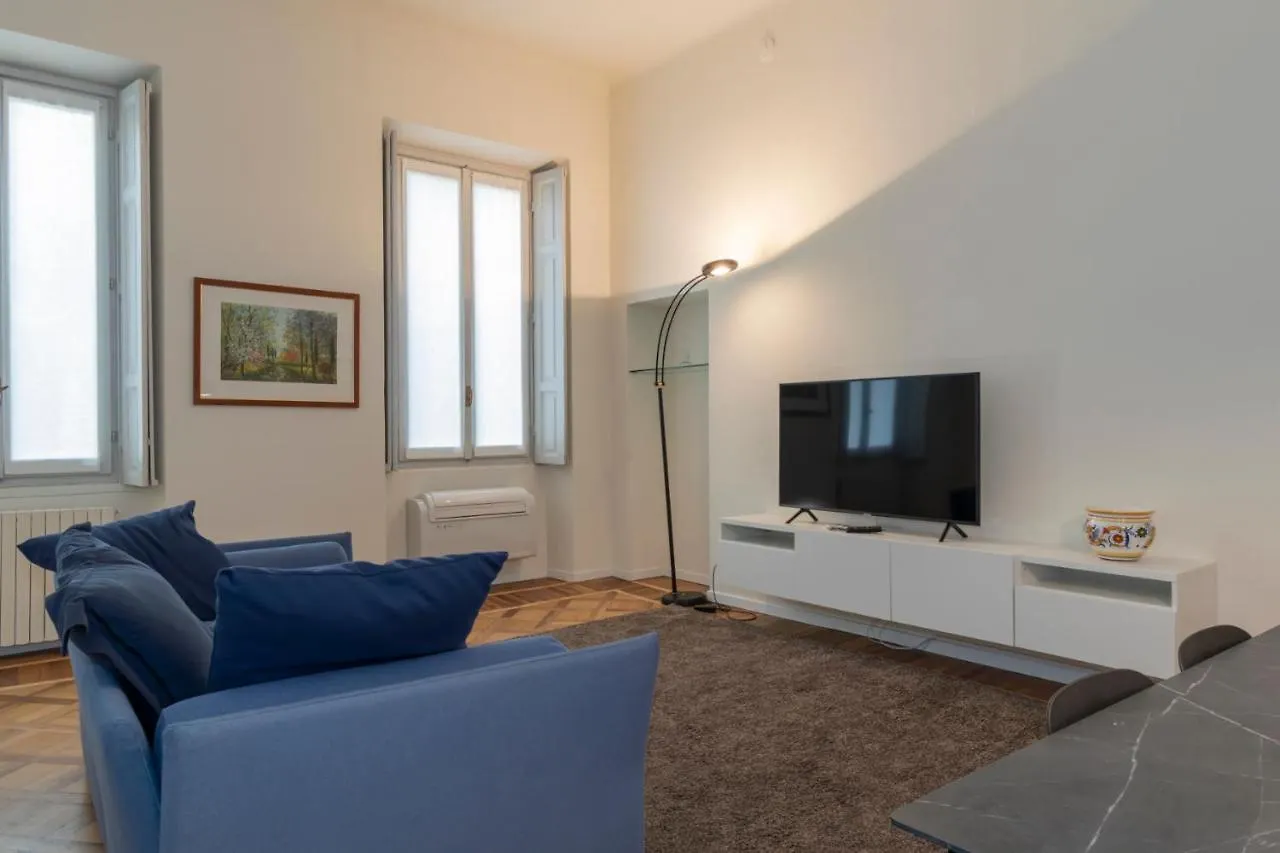 Luxury Apartment Near Duomo Italia 38 Milánó Olaszország