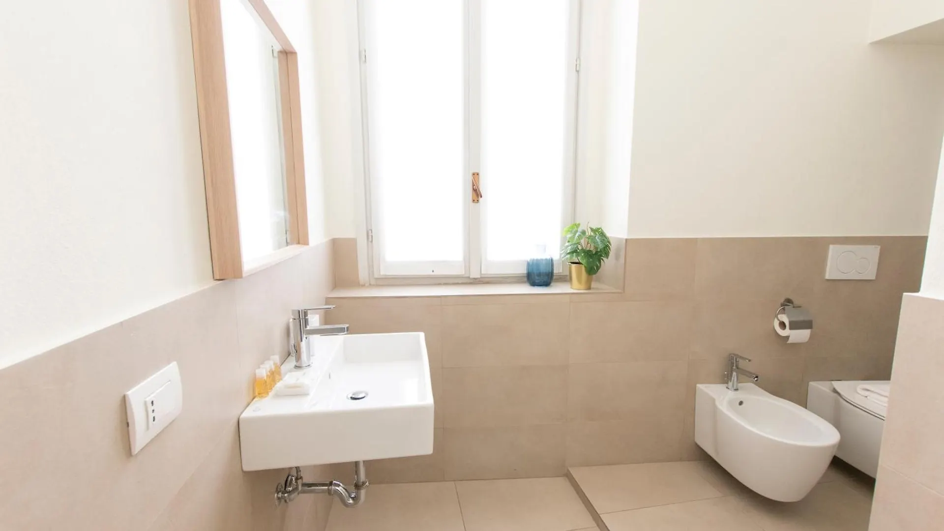 Luxury Apartment Near Duomo Italia 38 Milan