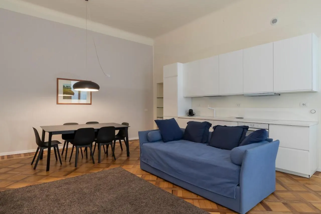 Luxury Apartment Near Duomo Italia 38 Milan