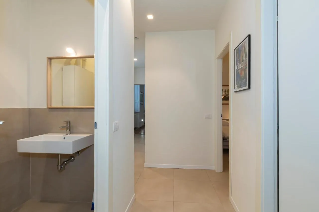 Luxury Apartment Near Duomo Italia 38 Milan Italie