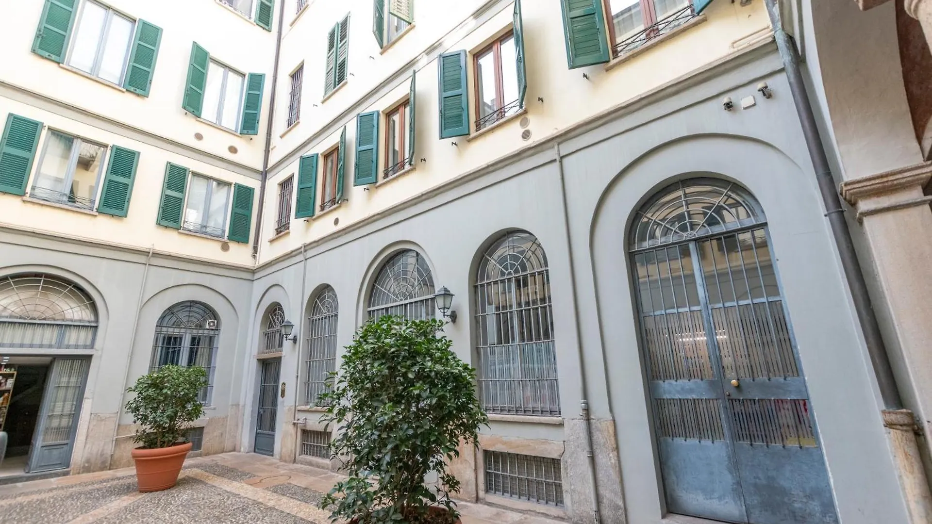 Luxury Apartment Near Duomo Italia 38 Milan