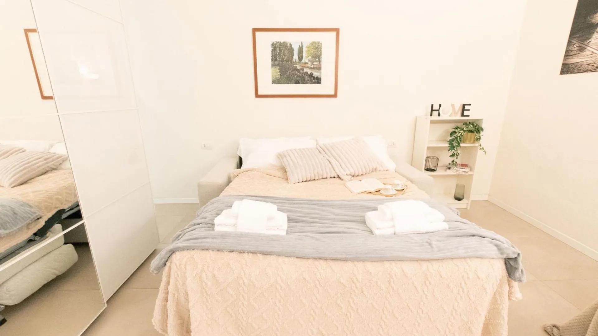 Luxury Apartment Near Duomo Italia 38 Milan
