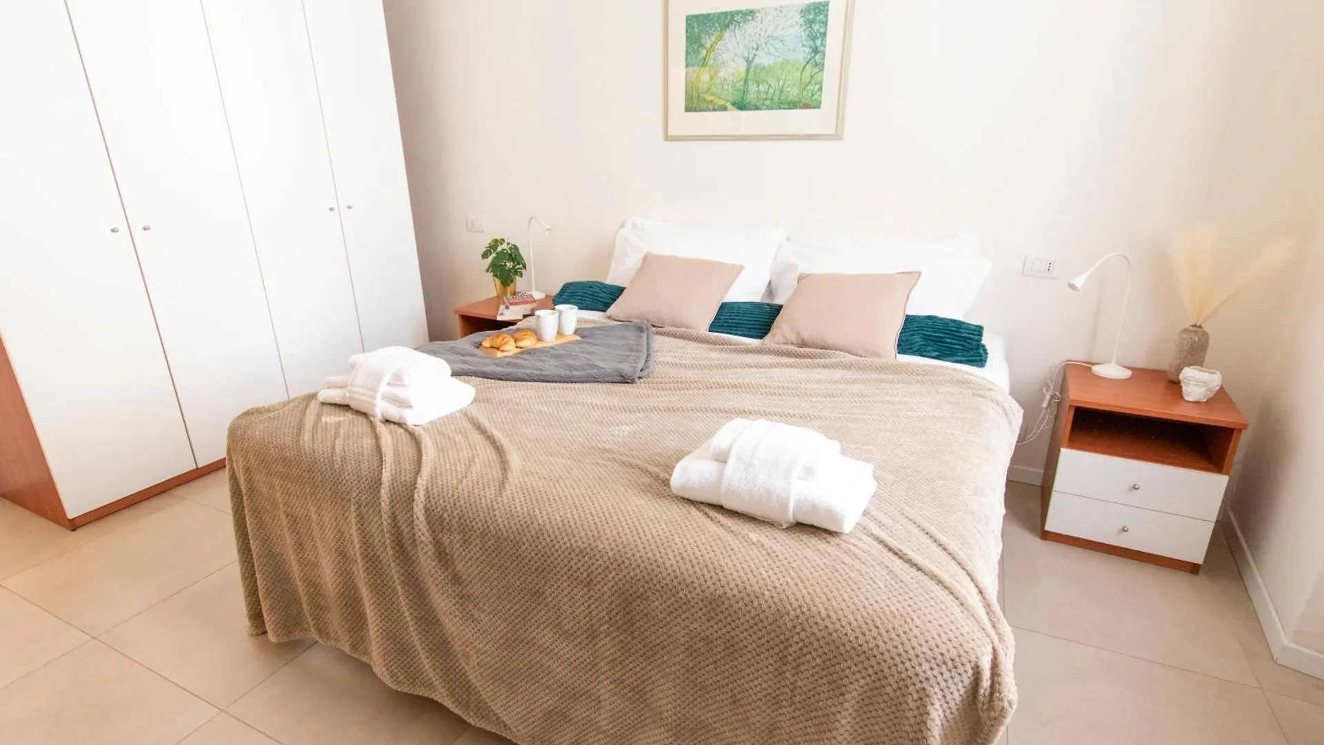 Luxury Apartment Near Duomo Italia 38 Milan Italie