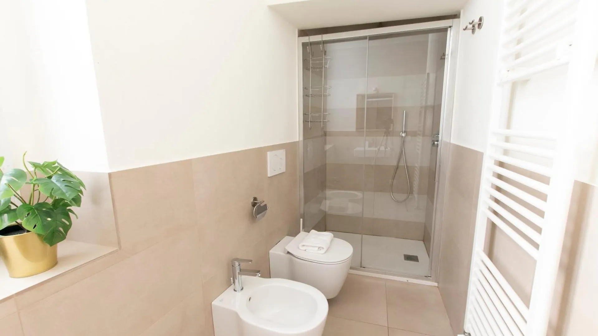 Luxury Apartment Near Duomo Italia 38 Milan
