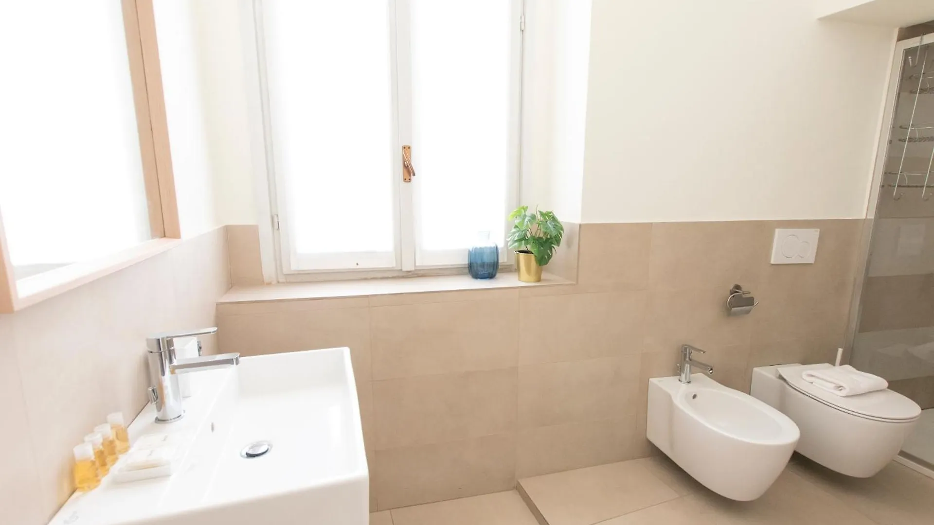 Luxury Apartment Near Duomo Italia 38 Milan 0*,